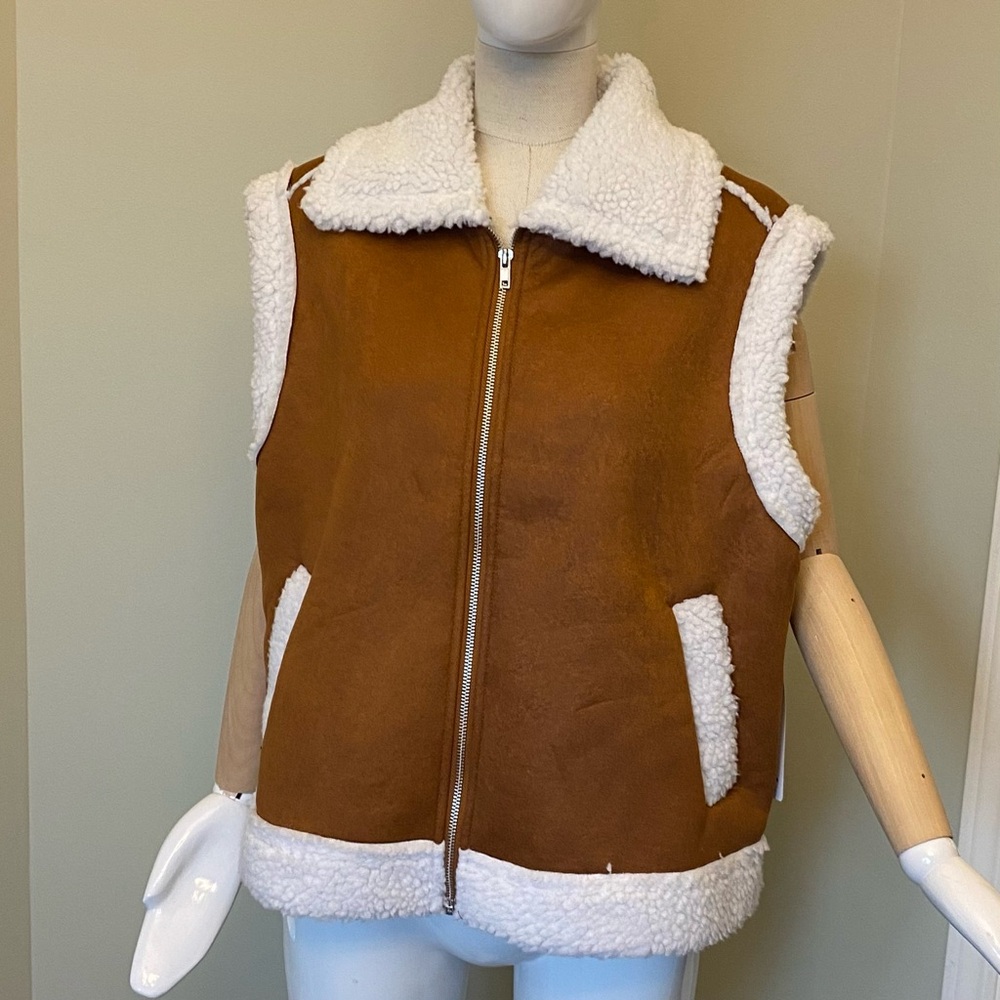 Madden Girl Brown and Cream Shearling Style Vest sz XL. New Never Worn fit sz 16